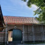 Bauernhof Steildach Sanierung mit Tonziegel Tiefa 2000 Altfarbend