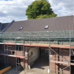 Bauernhof Steildach Sanierung mit Tonziegel Tiefa 2000 Altfarbend