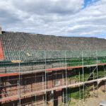 Bauernhof Steildach Sanierung mit Tonziegel Tiefa 2000 Altfarbend